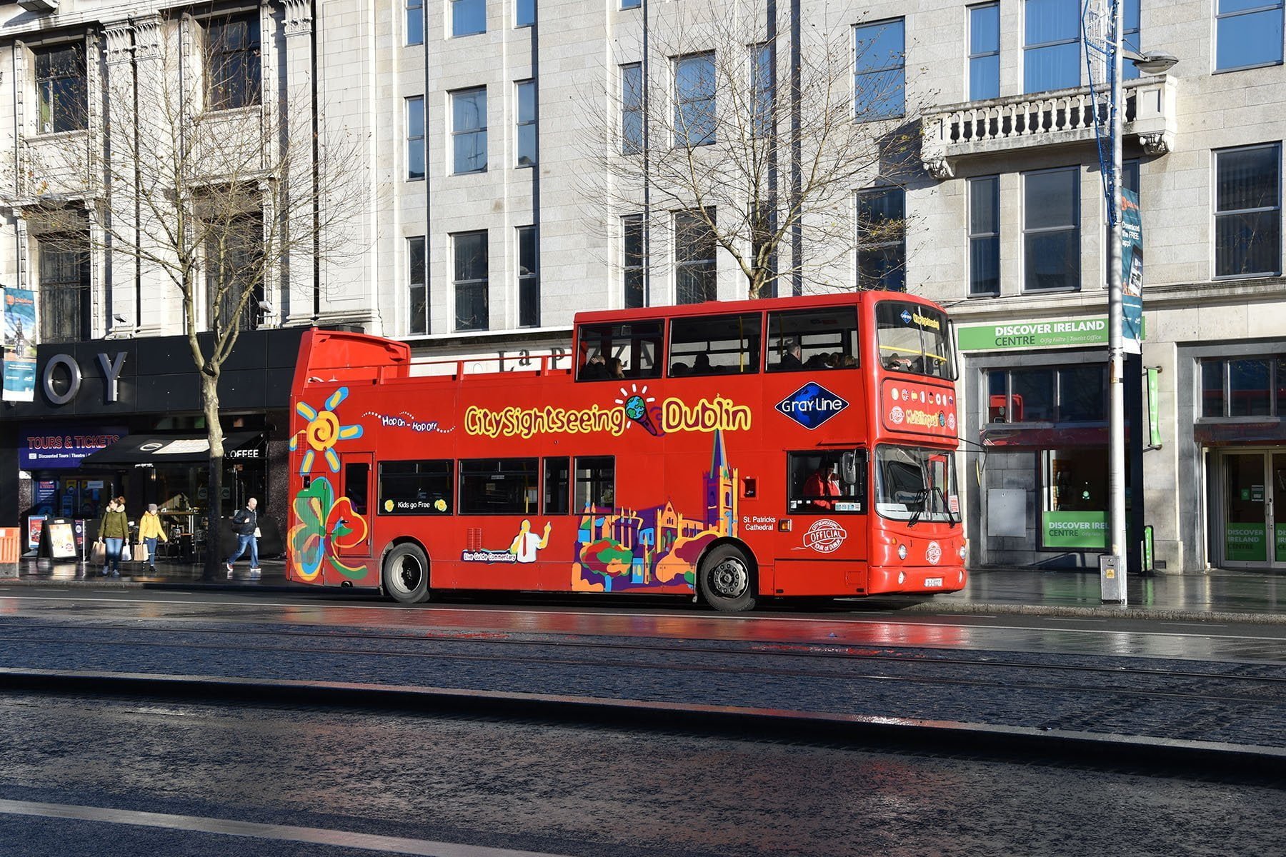 Ontdek Dublin met de hop-on hop-of bussen